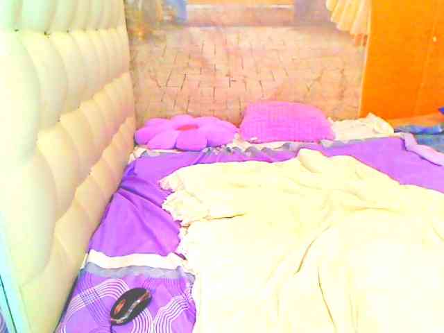 HOTLILLIE webcam