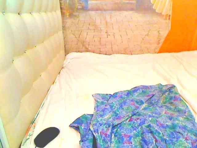 HOTLILLIE webcam