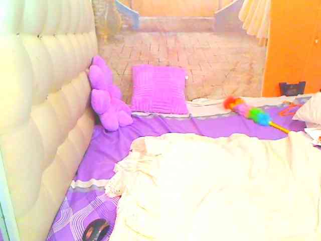 HOTLILLIE webcam