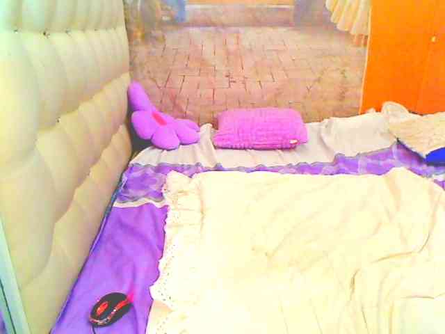 HOTLILLIE webcam