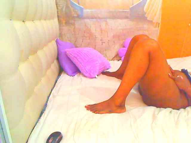 HOTLILLIE webcam