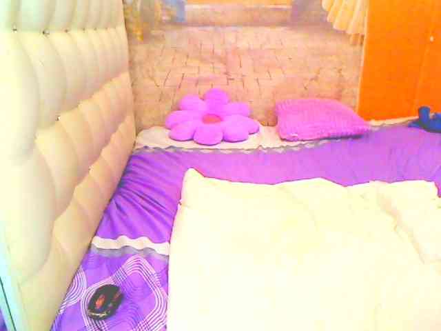 HOTLILLIE webcam