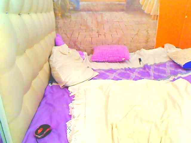 HOTLILLIE webcam