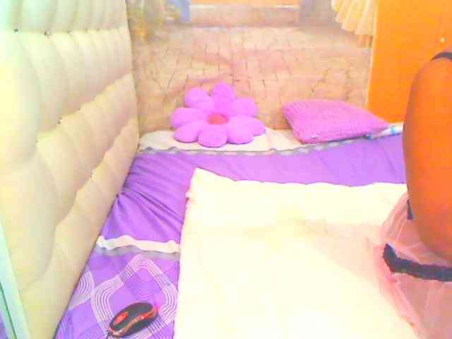 HOTLILLIE webcam