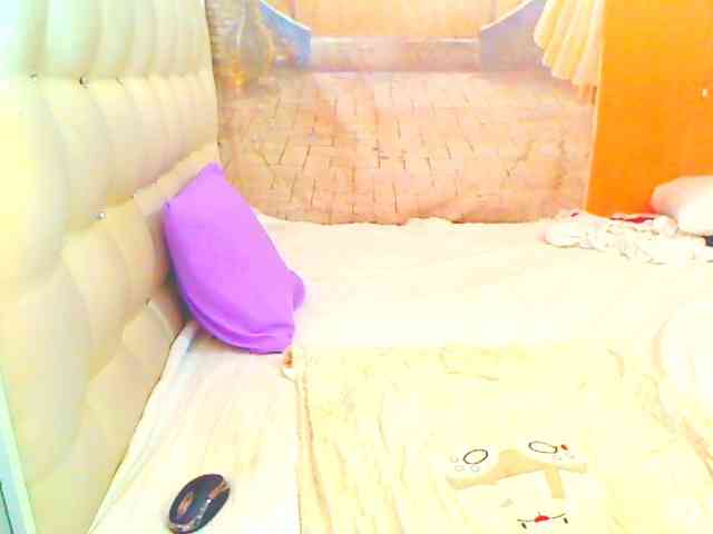 HOTLILLIE webcam