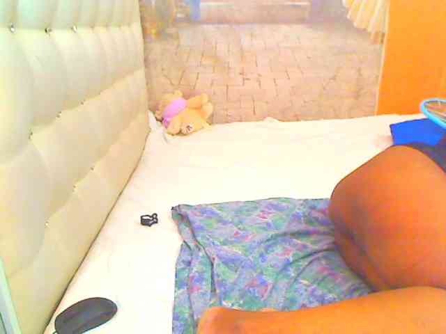 HOTLILLIE webcam