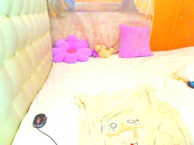 HOTLILLIE webcam