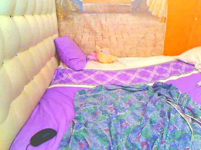 HOTLILLIE webcam