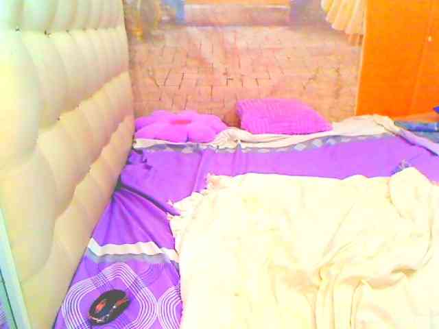 HOTLILLIE webcam