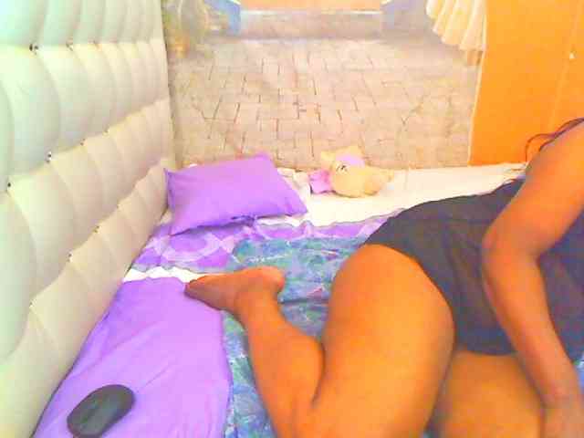 HOTLILLIE webcam