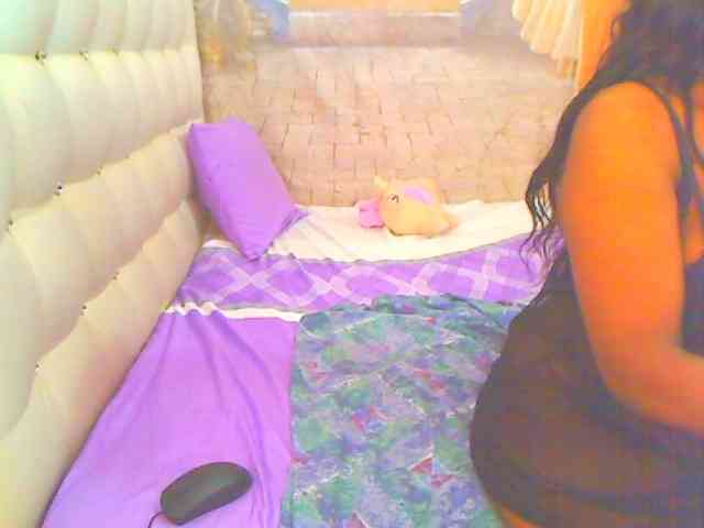 HOTLILLIE webcam