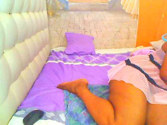 HOTLILLIE webcam