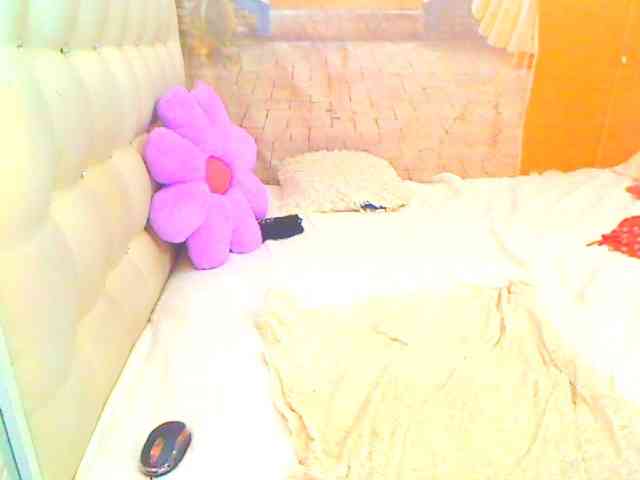 HOTLILLIE webcam