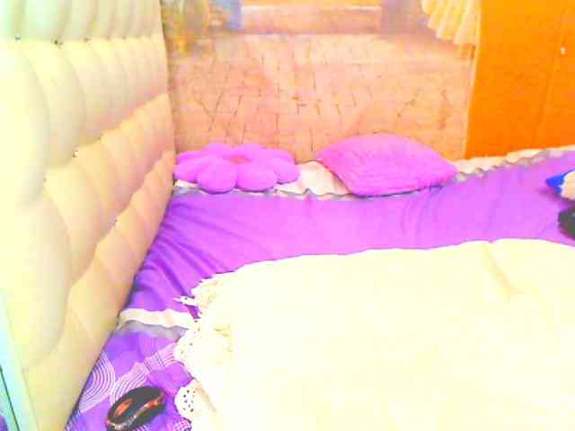 HOTLILLIE webcam