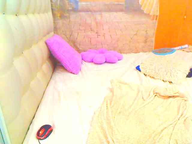 HOTLILLIE webcam