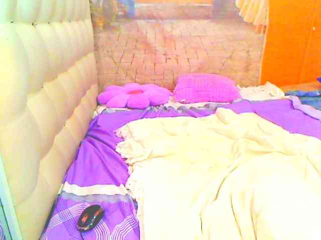 HOTLILLIE webcam