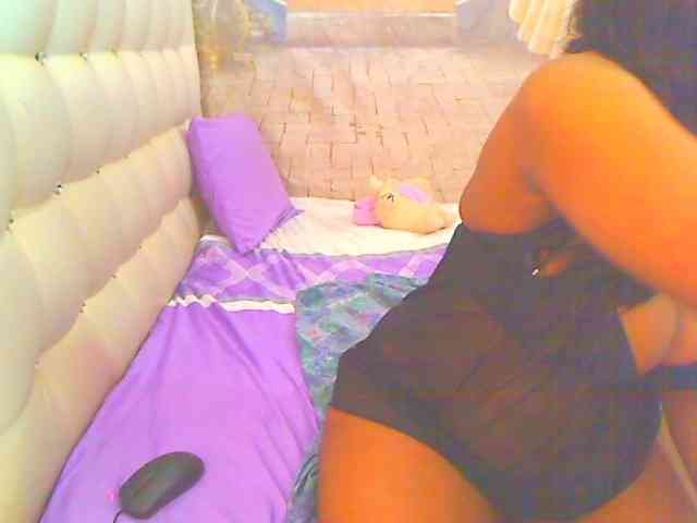HOTLILLIE webcam