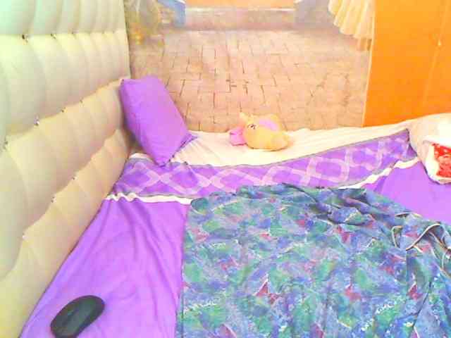 HOTLILLIE webcam