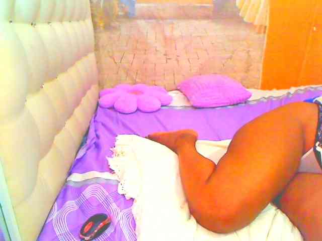 HOTLILLIE webcam