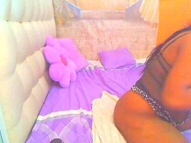 HOTLILLIE webcam