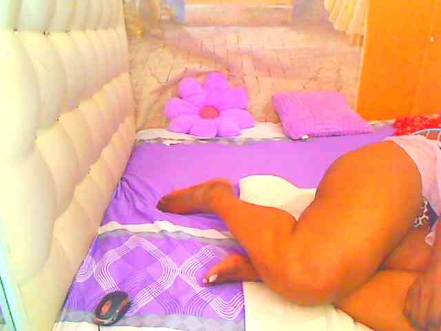 HOTLILLIE webcam