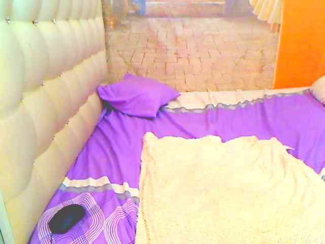 HOTLILLIE webcam