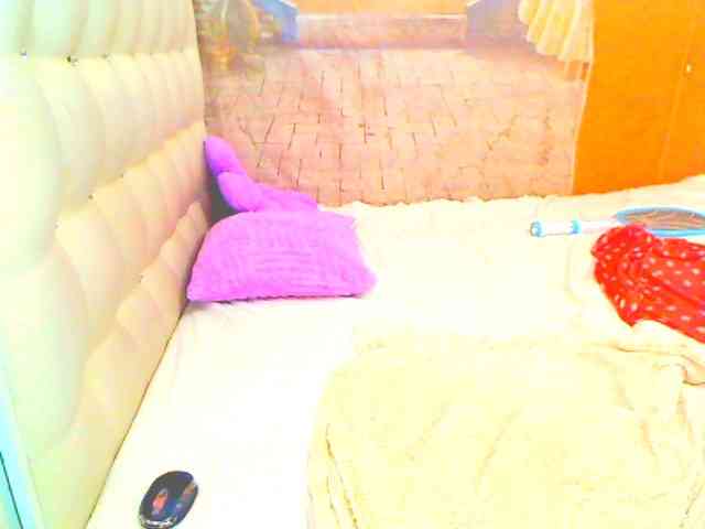 HOTLILLIE webcam