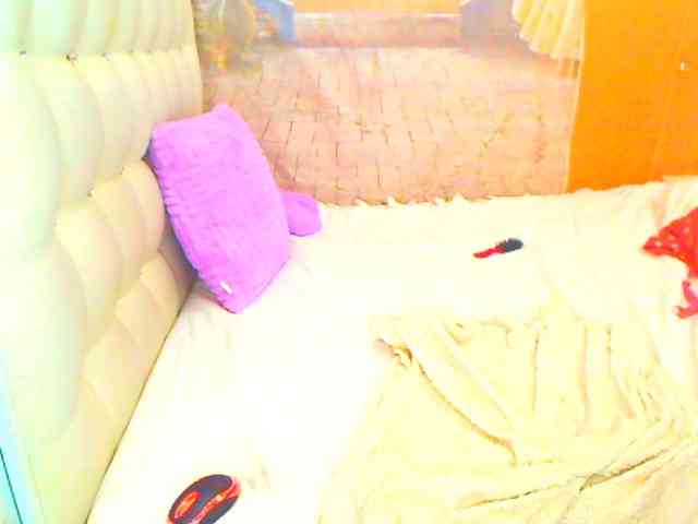 hotlillie's live room