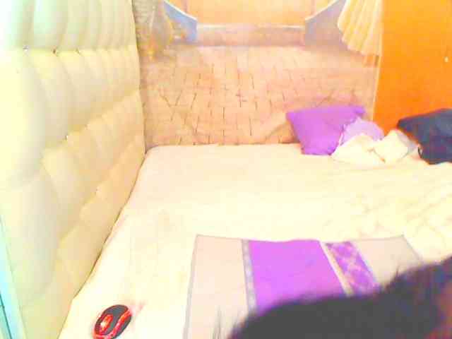 HOTLILLIE webcam