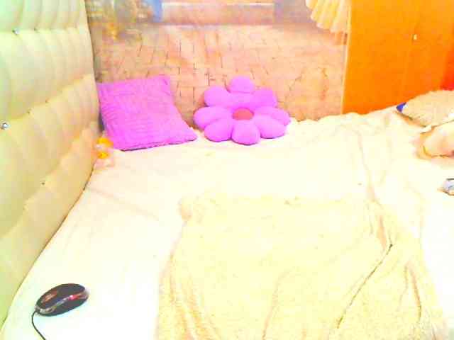 HOTLILLIE webcam