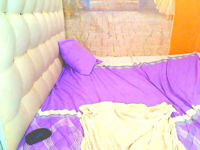 HOTLILLIE webcam