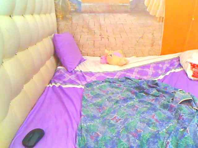 HOTLILLIE webcam
