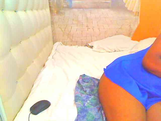 HOTLILLIE webcam