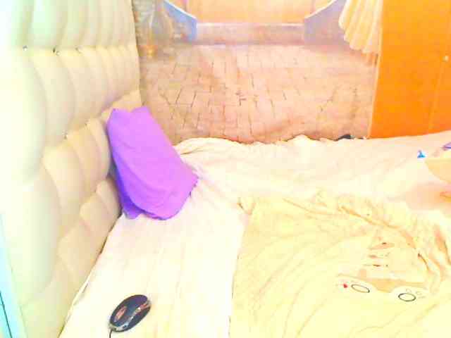 HOTLILLIE webcam