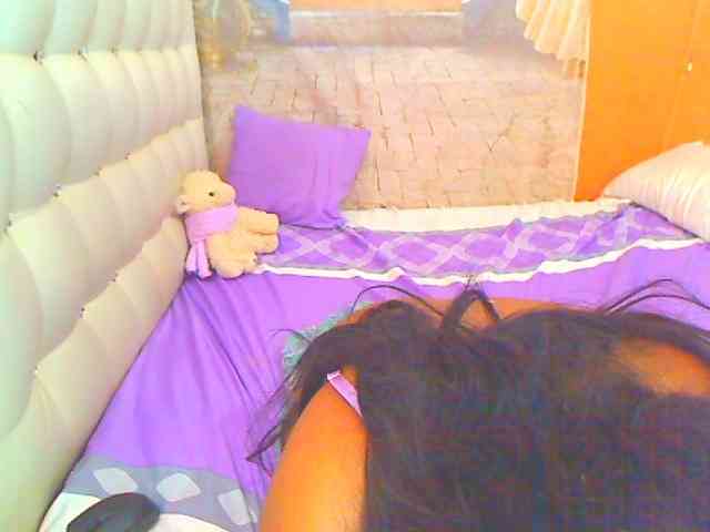 HOTLILLIE webcam