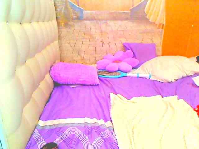HOTLILLIE webcam
