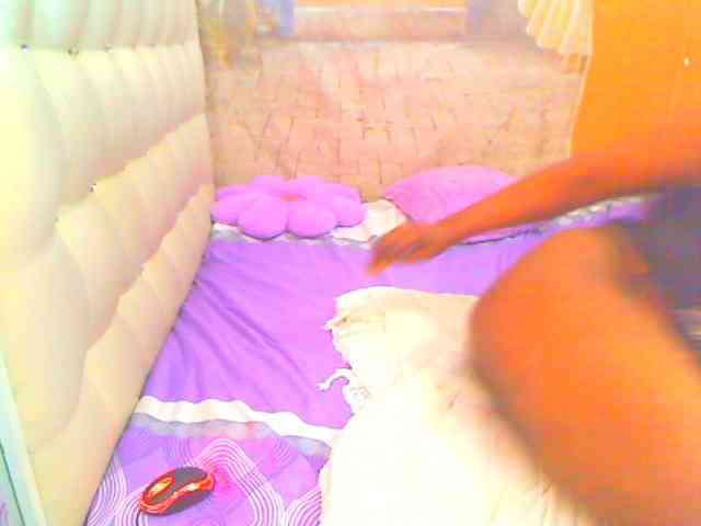 HOTLILLIE webcam