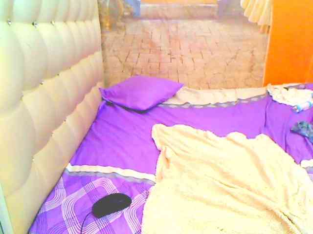 HOTLILLIE webcam