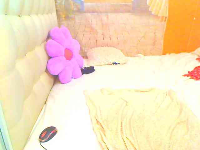 HOTLILLIE webcam