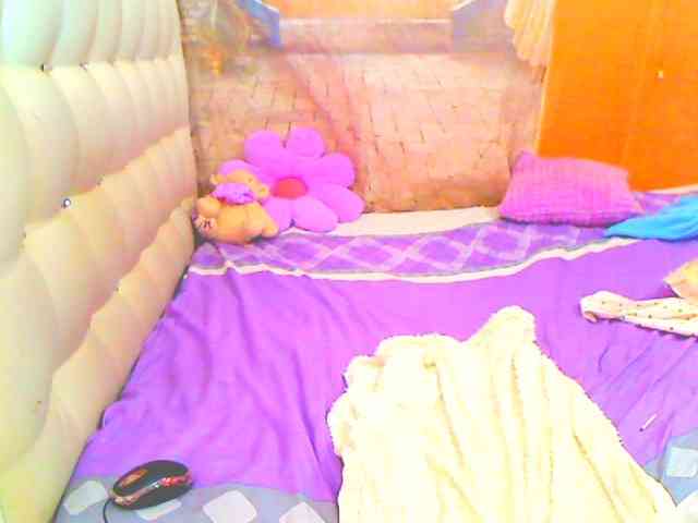HOTLILLIE webcam