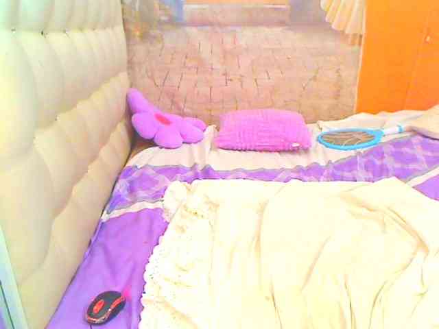 HOTLILLIE webcam