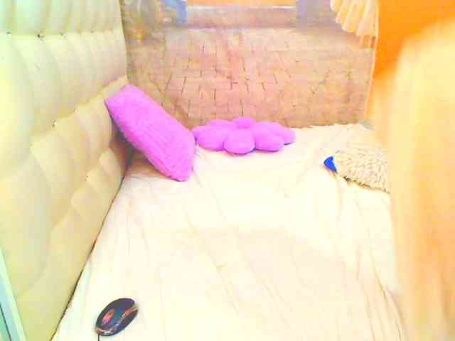 HOTLILLIE webcam