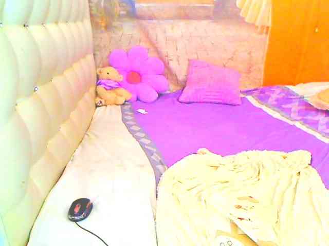 HOTLILLIE webcam