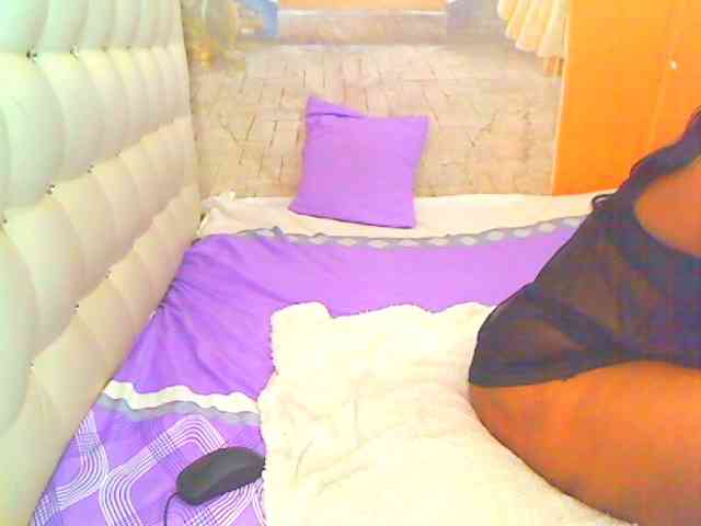 HOTLILLIE webcam