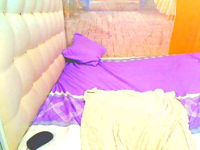 HOTLILLIE webcam