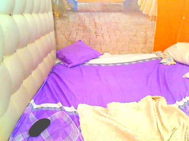 HOTLILLIE webcam