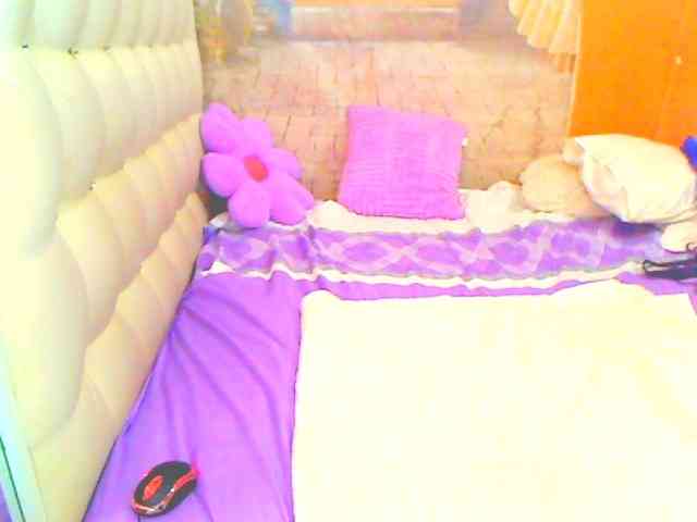 HOTLILLIE webcam
