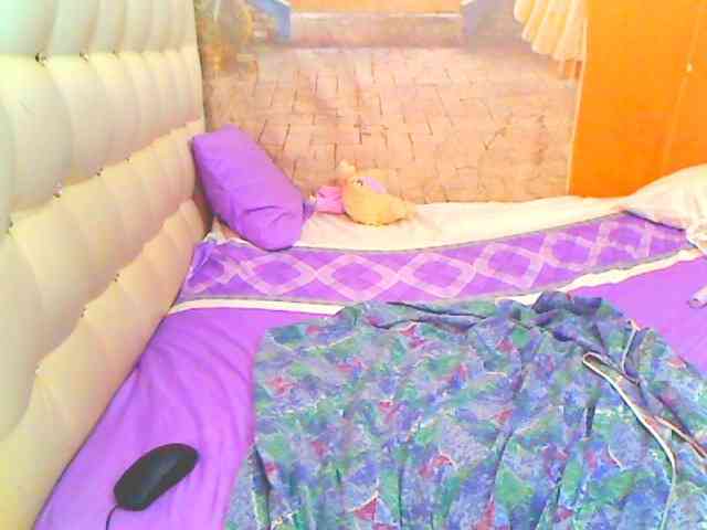 HOTLILLIE webcam