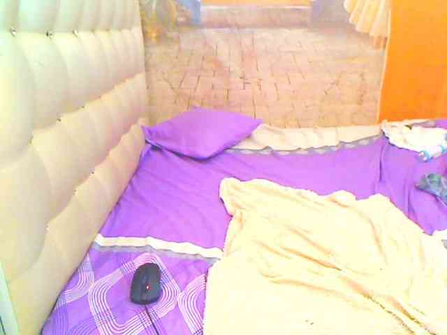 HOTLILLIE webcam