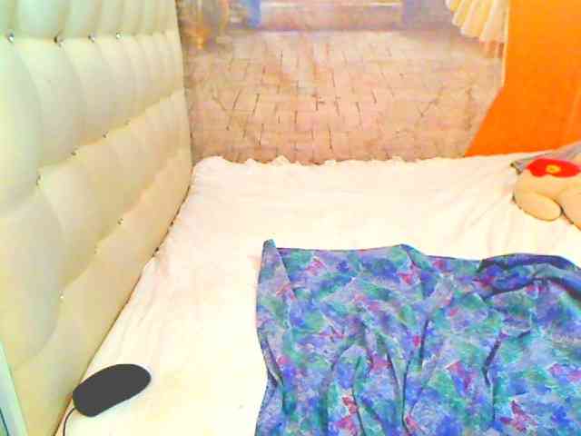 HOTLILLIE webcam